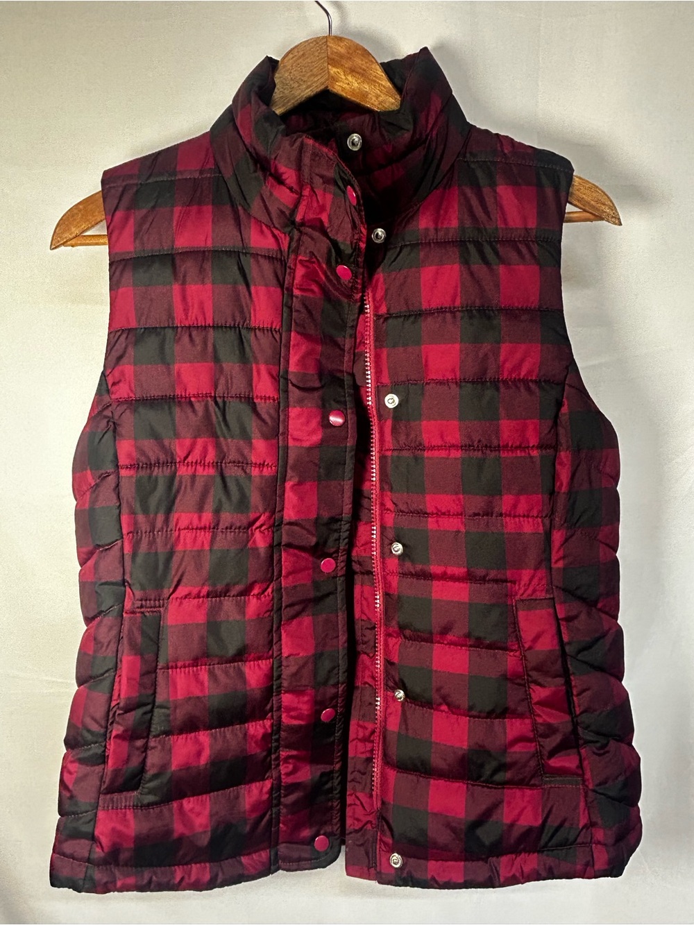 Gap Red & Black Quilted Buffalo Plaid Puffer Vest - Women